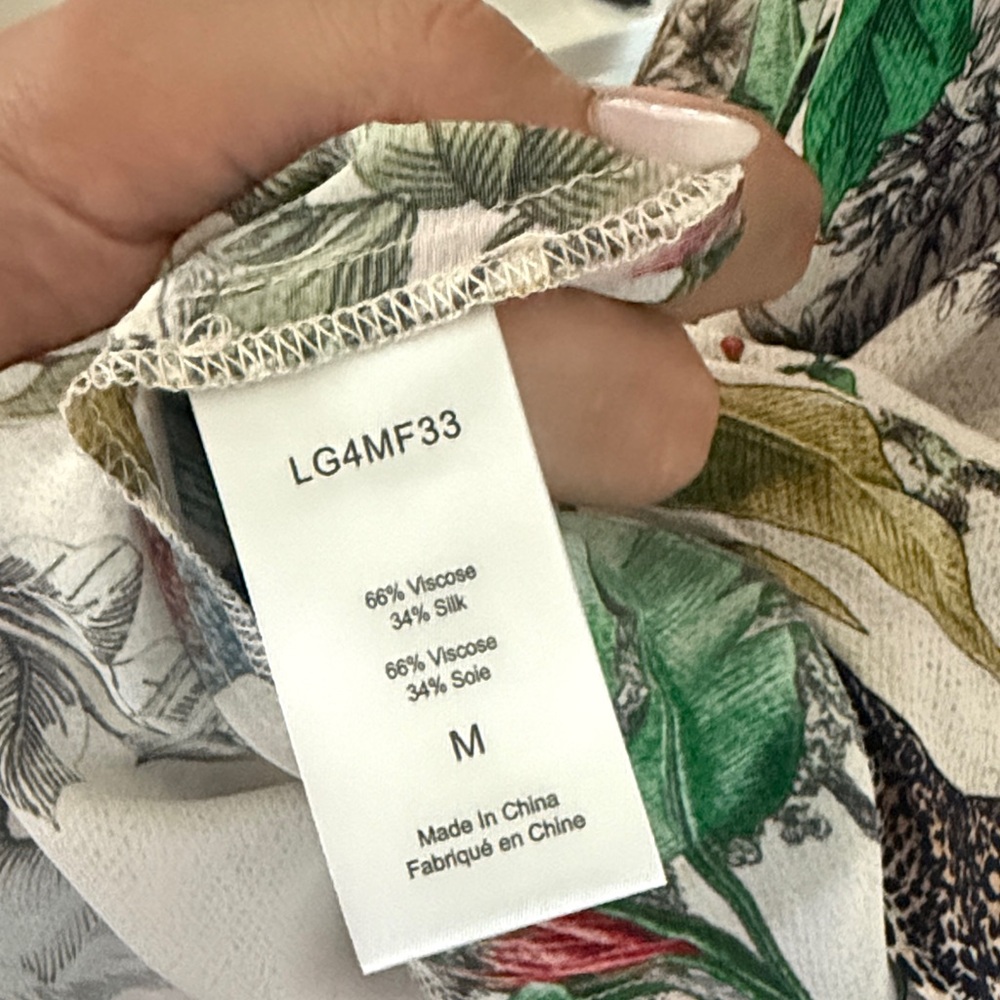 L'AGENCE Multicolor Backless Dress silk
L'AGENCE Gevena Jungle Tropical Coverup - Picture 12 of 12